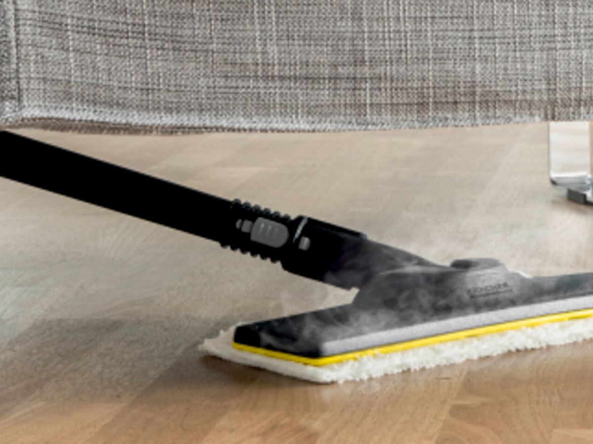 The steam cleaner in use